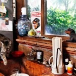 La cocina de Paloma está llena de todo tipo de objetos relacionado con perros. Aunque, el gato domina la cocina.